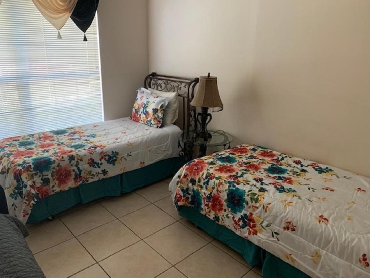 7 Bedroom, 6 Bath And Pool Near Disney In Emerald Island 4 King Master Suites Kissimmee Eksteriør bilde
